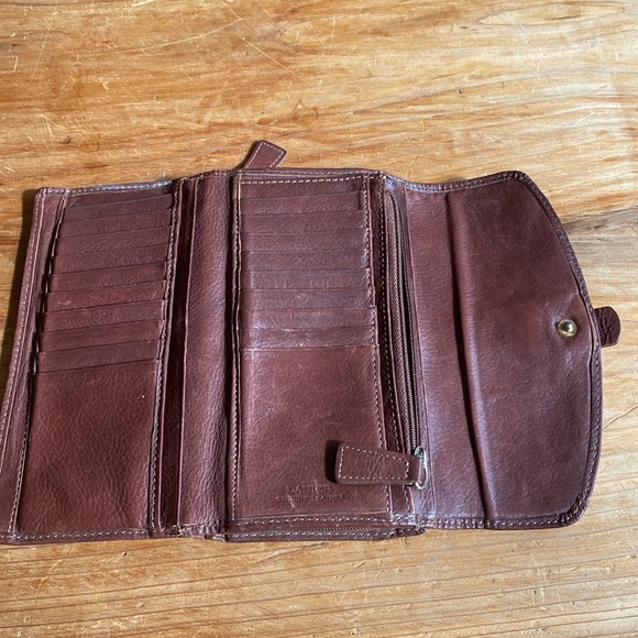 Danier Genuine Leather Wallet - Picture 5 of 6